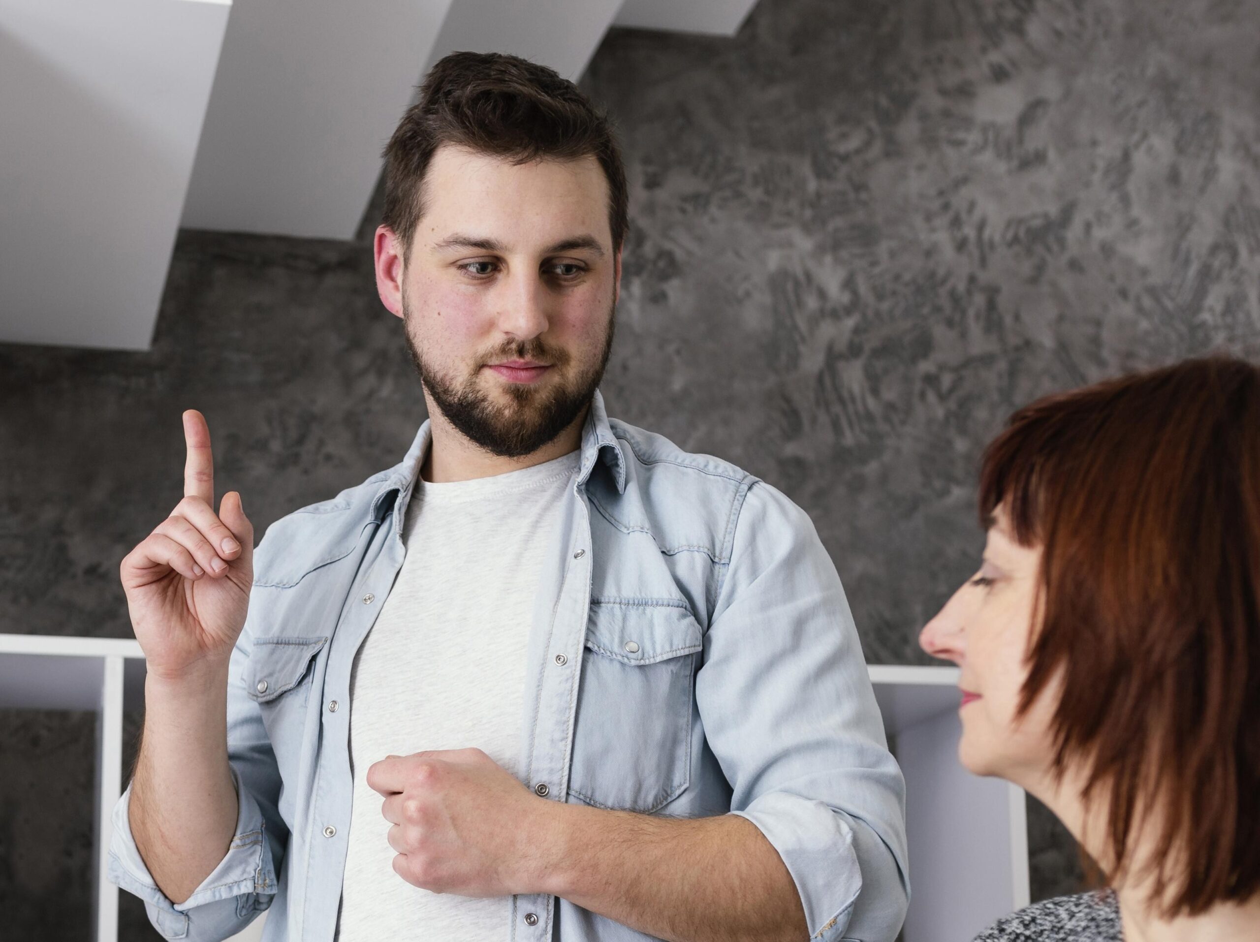 Apprendre la LSF : notre guide pour bien choisir